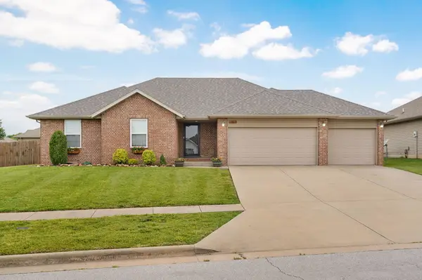 1071 S Tanner Drive, Springfield, MO 65802