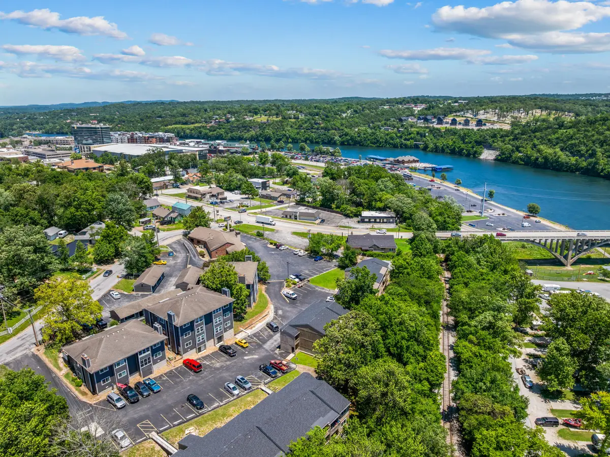 118 W Hensley Street #2d, Branson, MO 65616 - #1