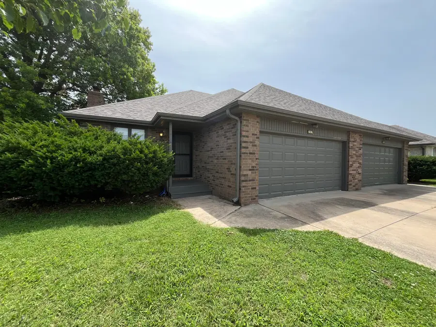 4106 S Parkhill Court, Springfield, MO 65807 - #2