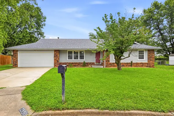 2550 S Weller Avenue, Springfield, MO 65804