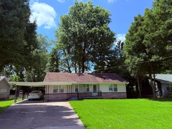 500 W Crestview Street, Springfield, MO 65807