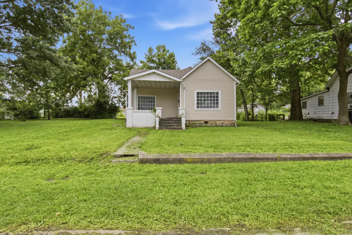 114 E College Street, Aurora, MO 65605 - #1