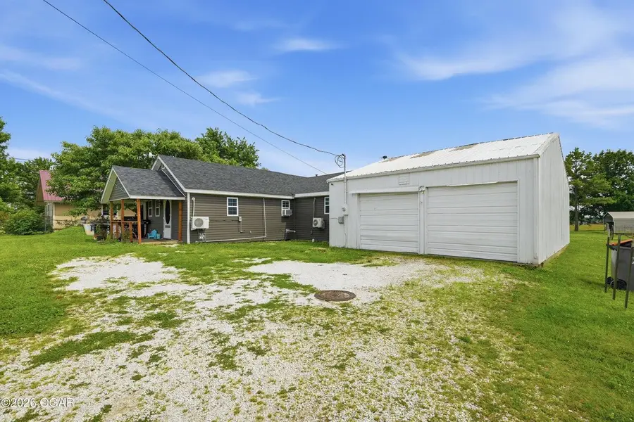 222 W Splitlog Street, Goodman, MO 64843 - #2
