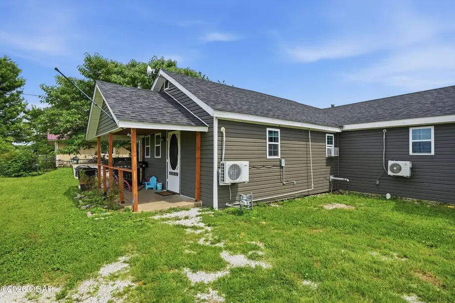 222 W Splitlog Street, Goodman, MO 64843 - #3