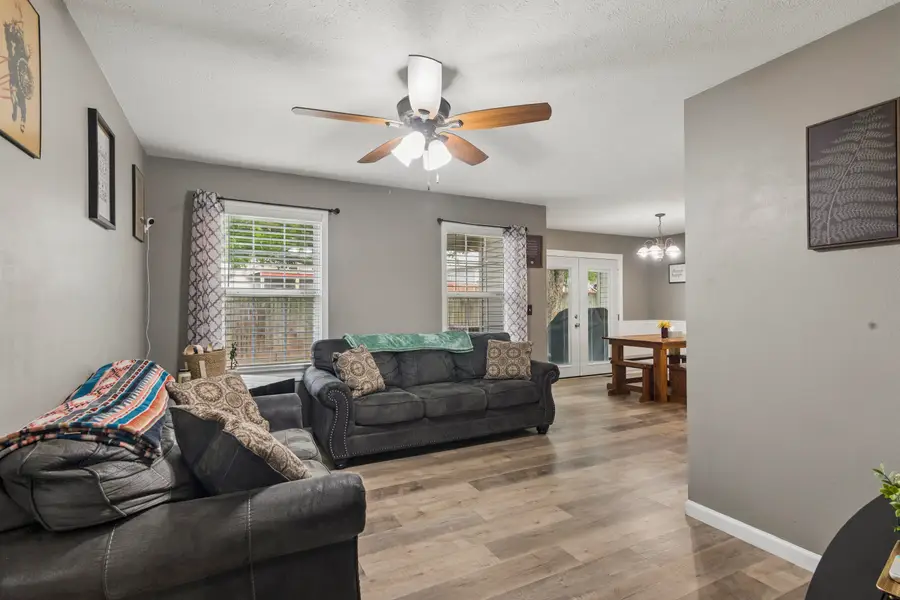 3283 N Nixon Avenue, Springfield, MO 65803 - #2