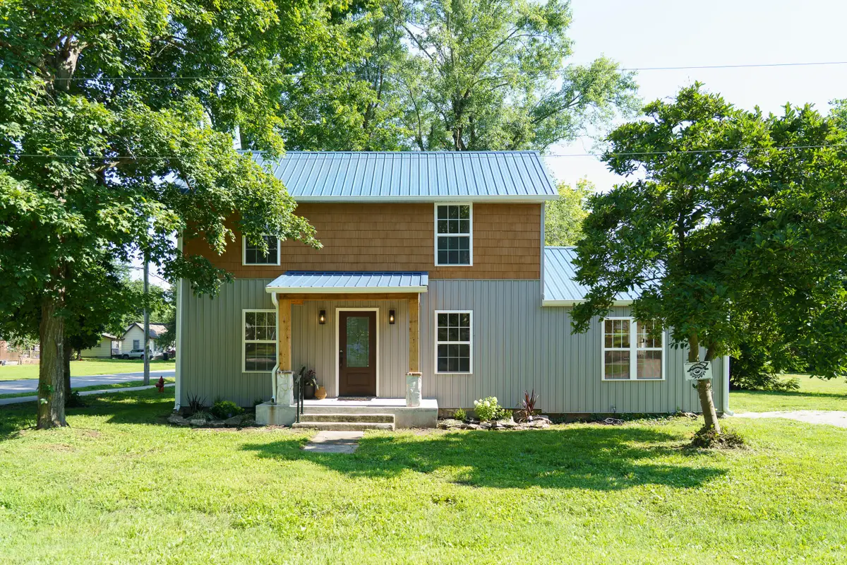 101 W College Street, Ash Grove, MO 65604 - #1
