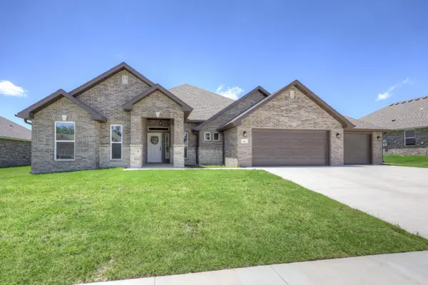 902 Silver Oaks Drive, Carl Junction, MO 64834