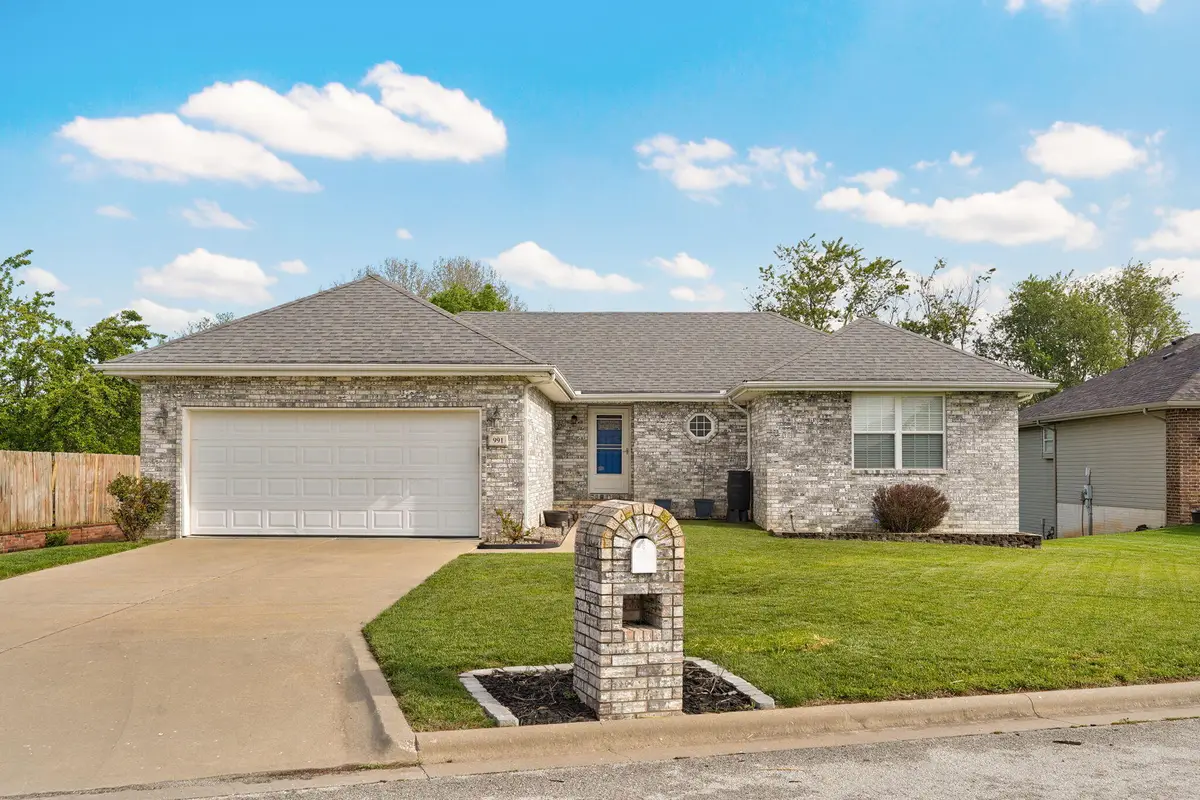 991 W Bates Drive, Nixa, MO 65714 - #1