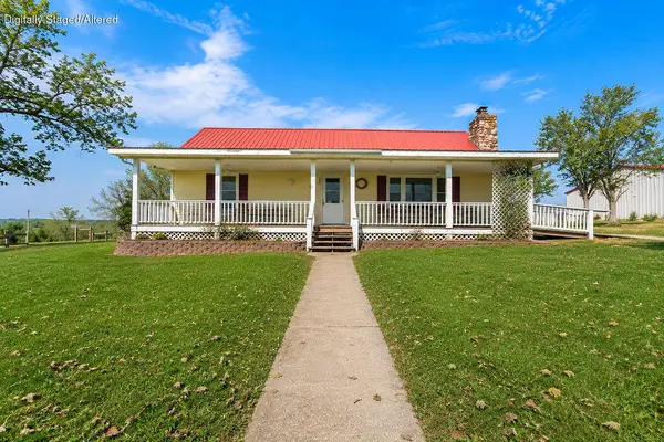 300 Oak Brook Ests, Walnut Shade, MO 65771