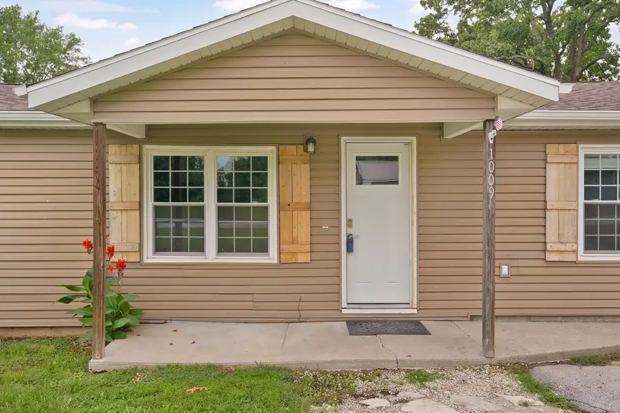 1009 W Division Street, Bolivar, MO 65613 - #3