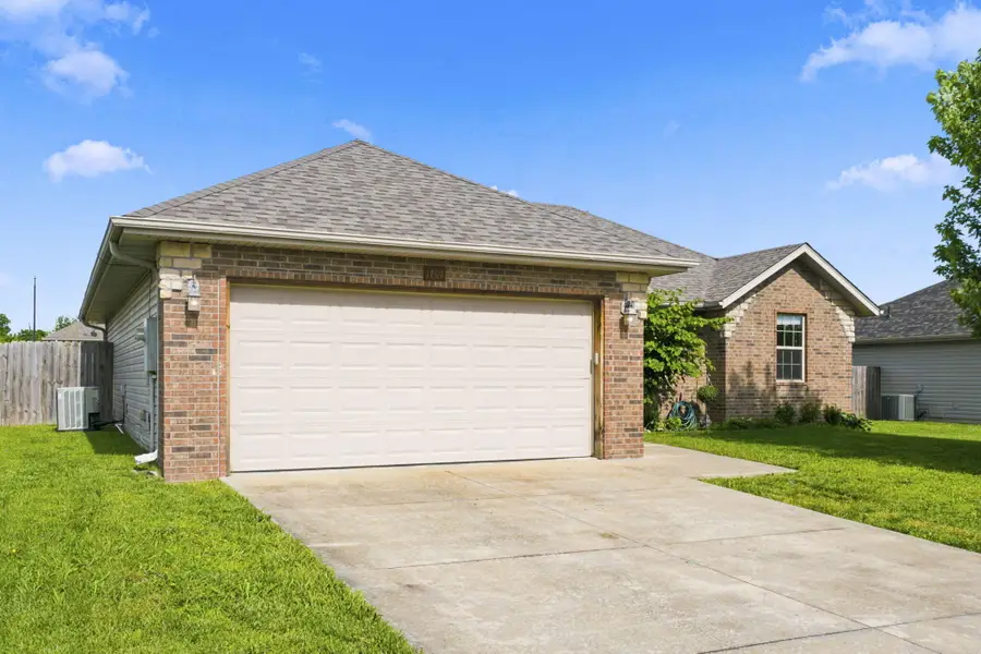 1101 S Venice Avenue, Republic, MO 65738 - #2