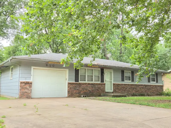 210 S Drenda Avenue, Republic, MO 65738