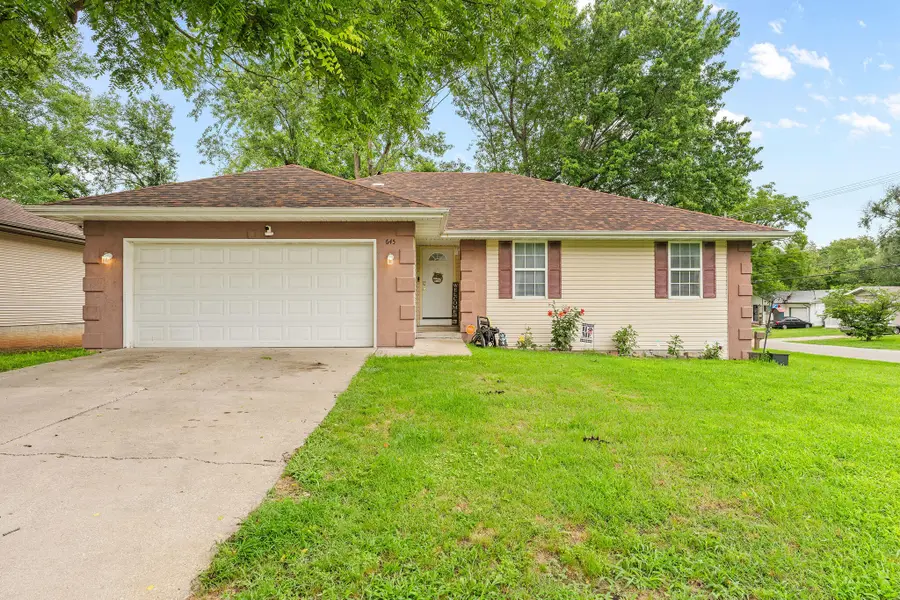 645 E Livingston Street, Springfield, MO 65803 - #2