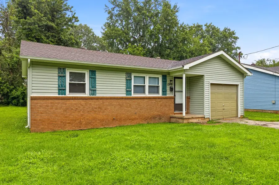 1302 S Estate Avenue, Springfield, MO 65804 - #3