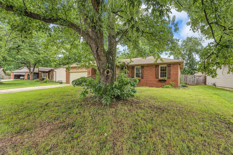 1375 E Dunkirk Street, Springfield, MO 65804 - #2