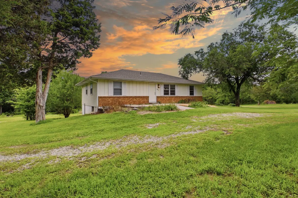 6815 Us-54, Collins, MO 64738 - #1