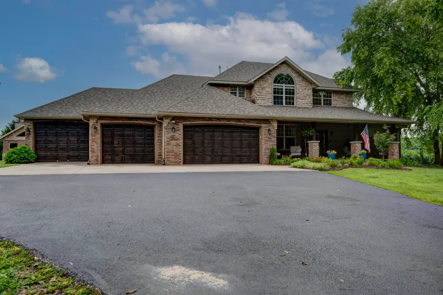1106 N Pebble Creek Drive, Nixa, MO 65714 - #2