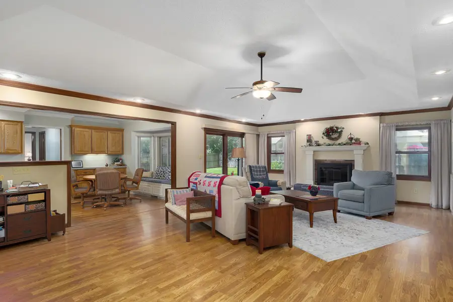 1735 E Vincent Drive, Springfield, MO 65804 - #3