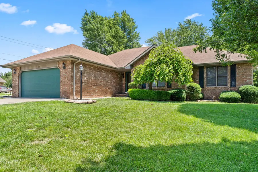 1400 S 17th Avenue, Ozark, MO 65721 - #2