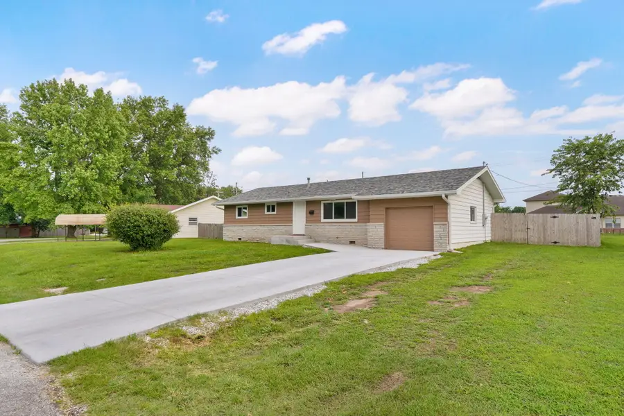 122 W Charles Street, Republic, MO 65738 - #3