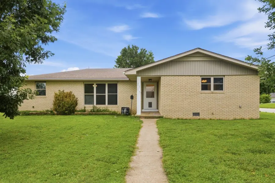 2527 S Illinois Avenue, Joplin, MO 64804 - #2