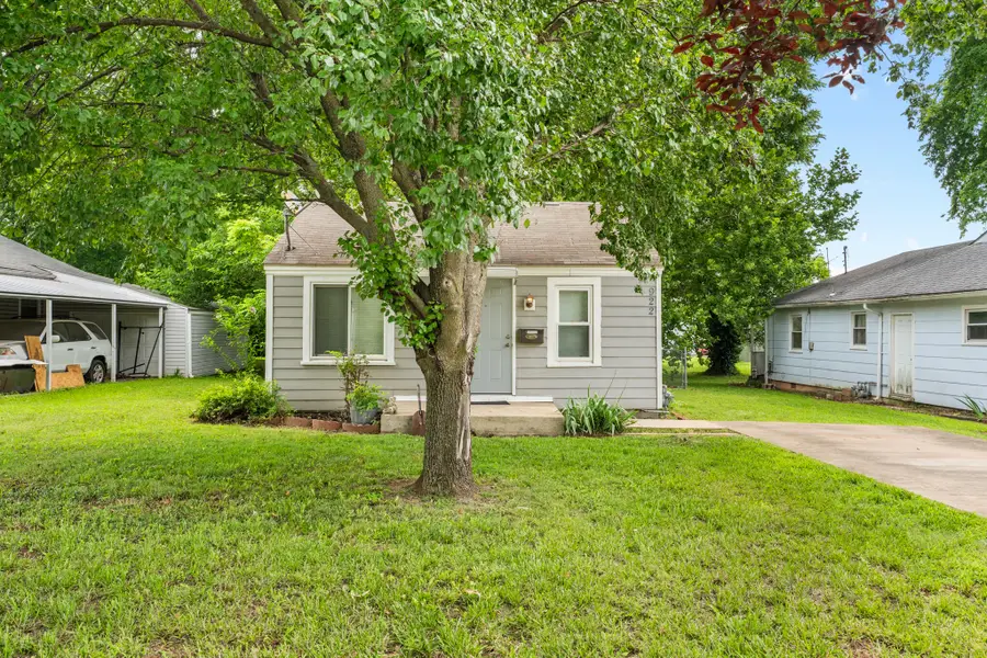 922 S Scenic Avenue, Springfield, MO 65802 - #3