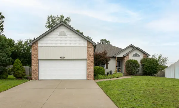 230 W Abbi Lane, Bolivar, MO 65613