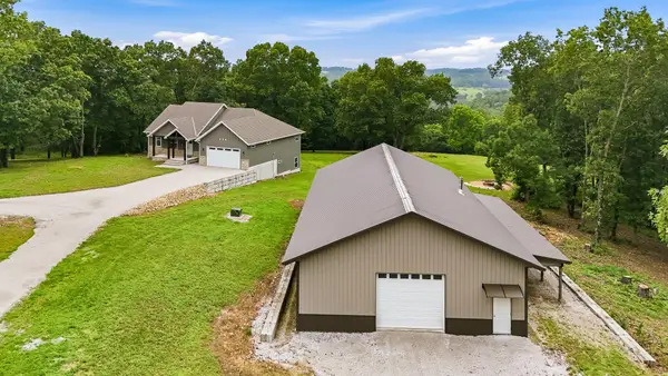 368 Regal Heights Lane, Galena, MO 65656