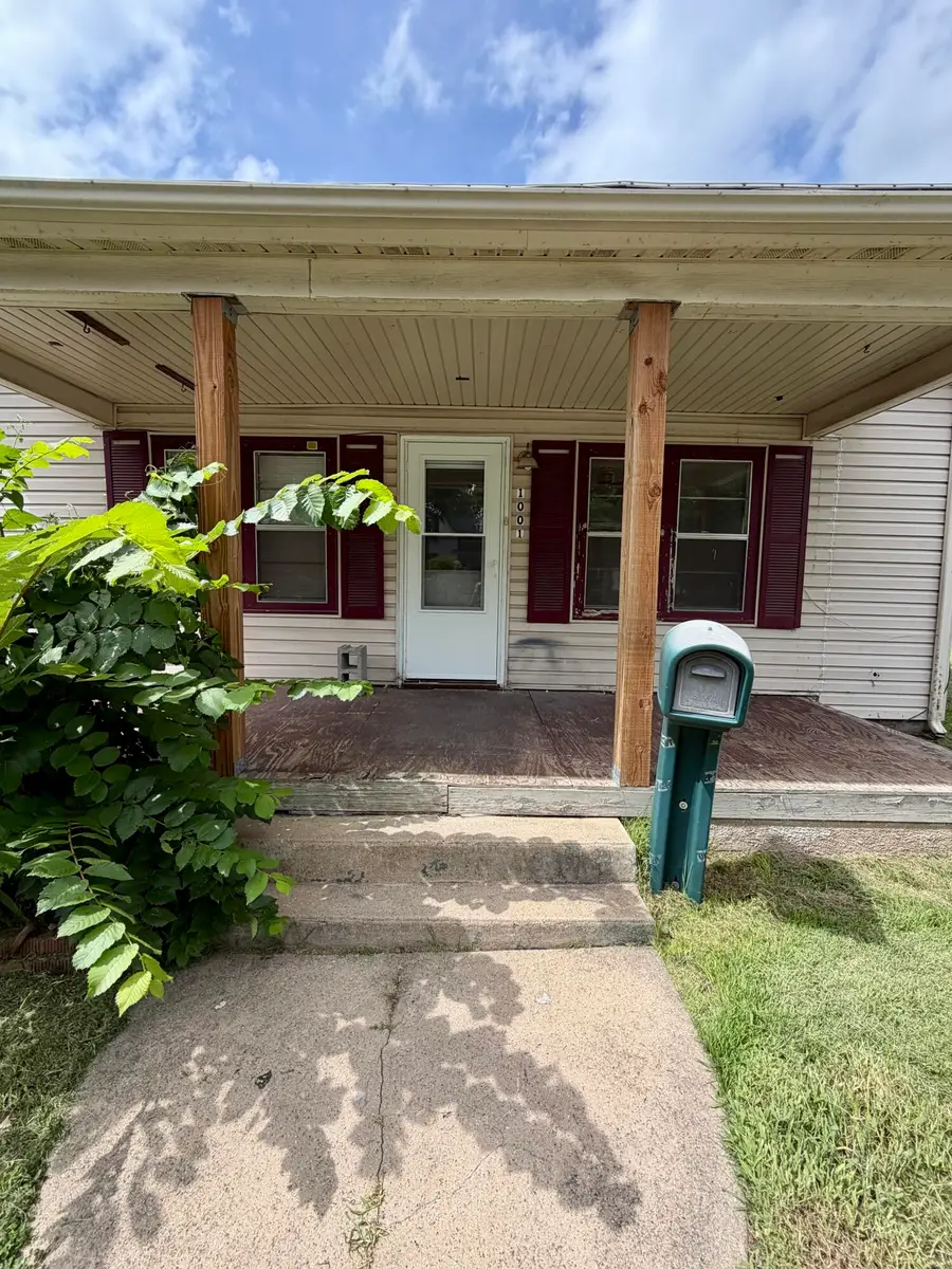 1001 W Cass Avenue, West Plains, MO 65775 - #2