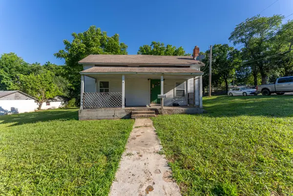 706 Pine Street, Thayer, MO 65791