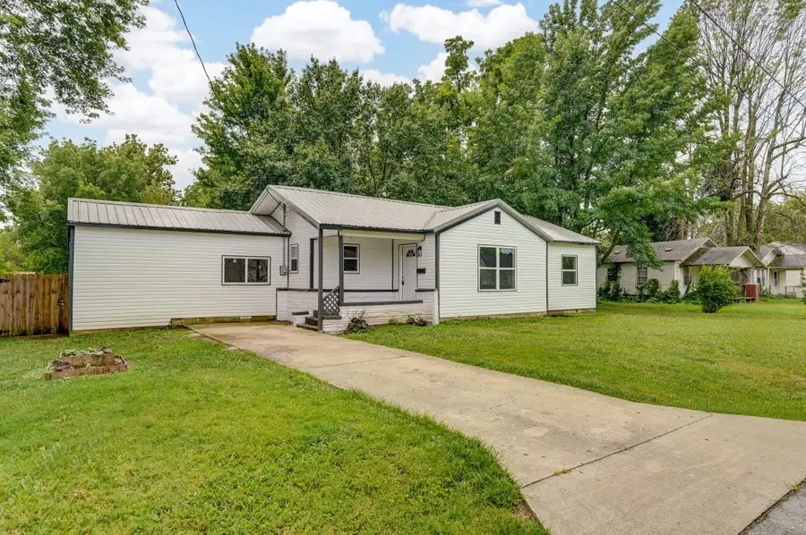 12 E Hawthorne Street, Aurora, MO 65605 - #3