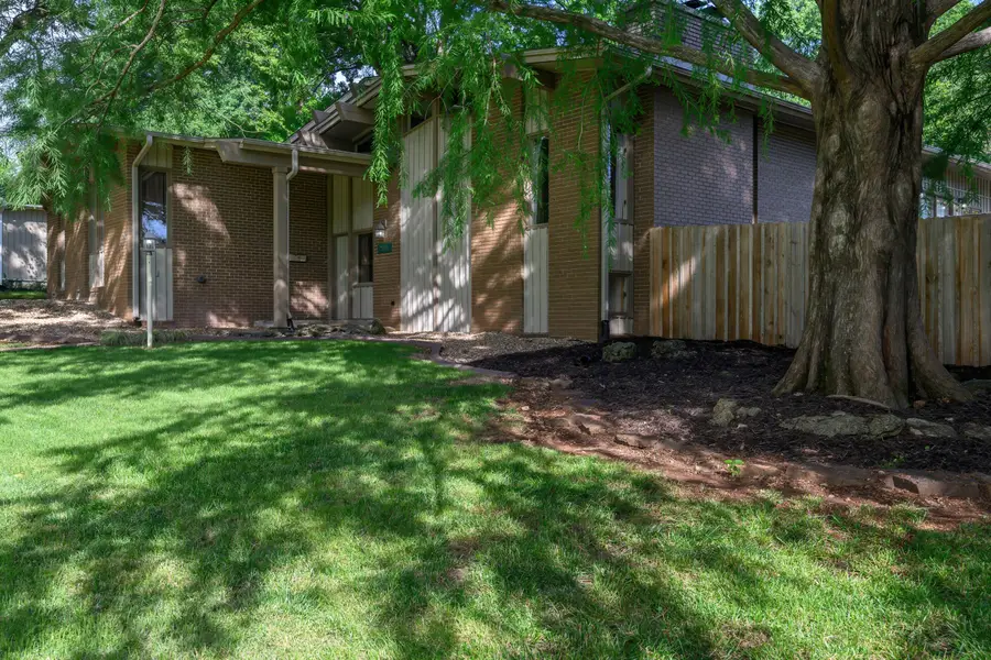 2291 E Mirabeau Street, Springfield, MO 65804 - #3