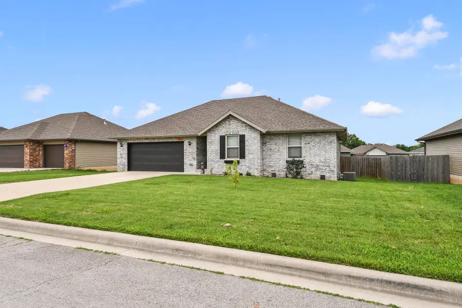 1360 S Rome Avenue, Republic, MO 65738 - #3