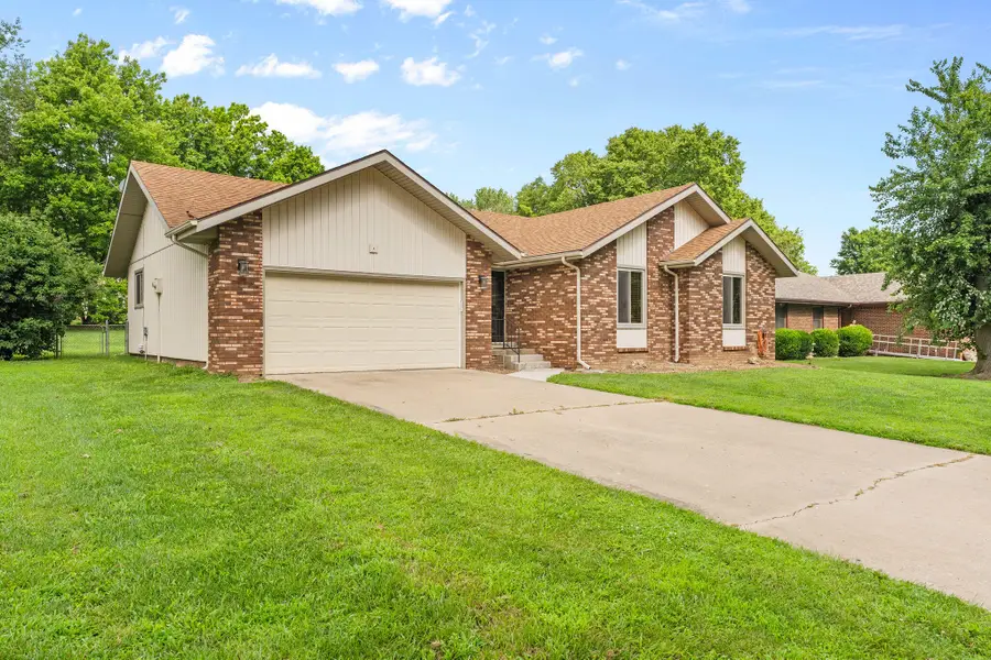 901 N Dabney Street, Nixa, MO 65714 - #2