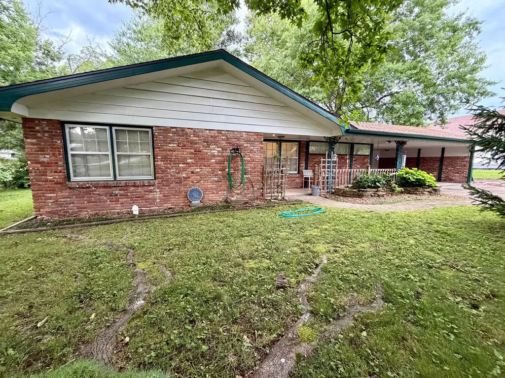 703 N Marshall Street, Marshfield, MO 65706 - #1