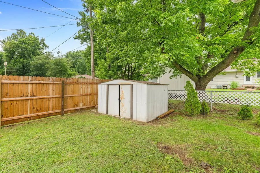 137 N Wynwood Avenue, Republic, MO 65738 - #3