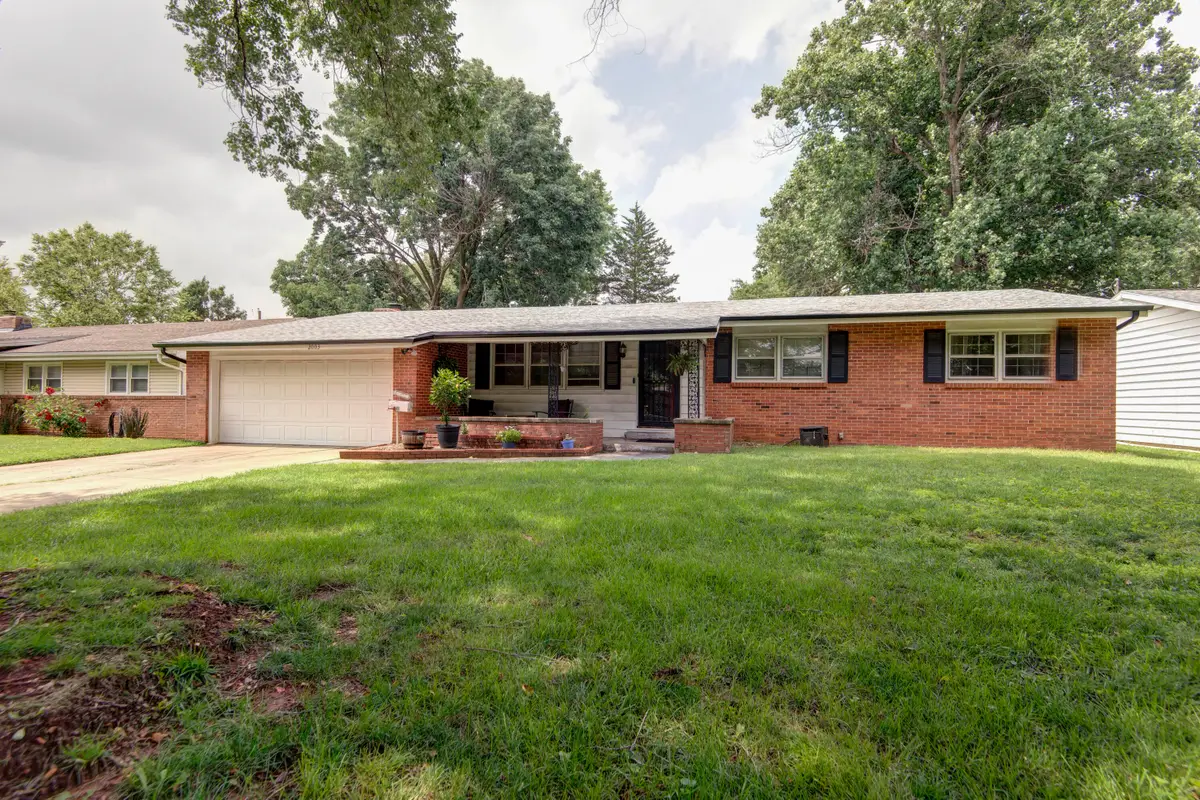 2003 E Rosebrier Street, Springfield, MO 65804 - #1