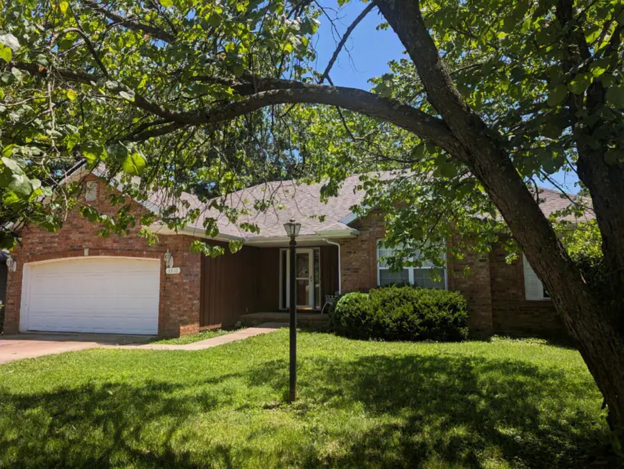 3810 W Woodland Street, Springfield, MO 65807 - #2