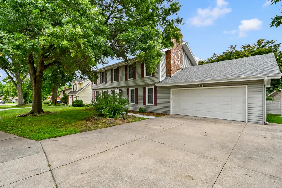 834 E Manchester Drive, Springfield, MO 65810 - #2