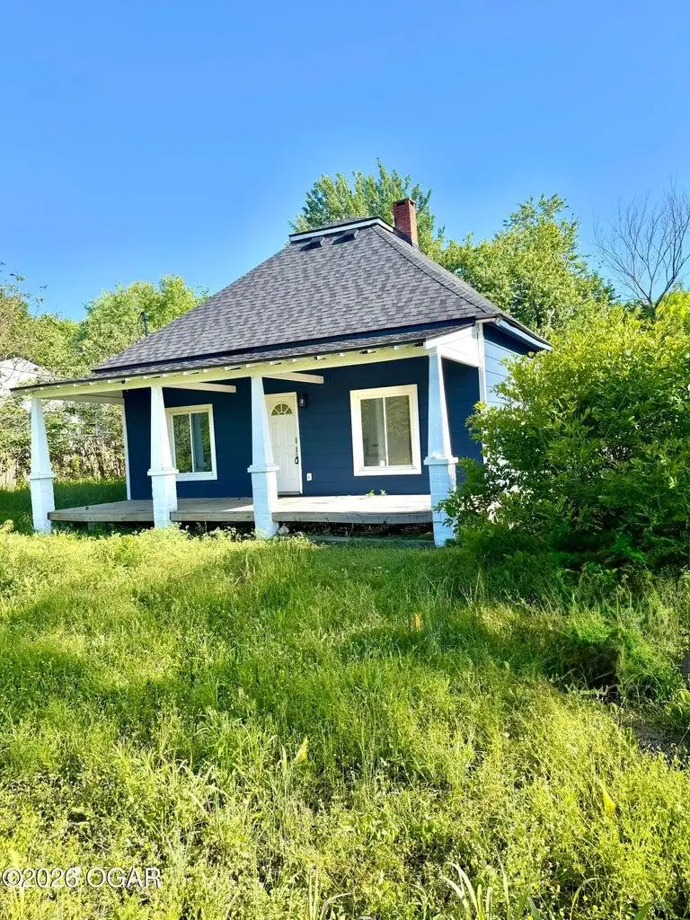 310 W High Street, Alba, MO 64830 - #3