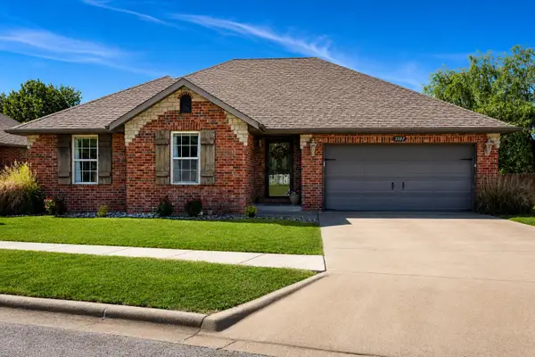 1107 N Gretchen Street, Nixa, MO 65714