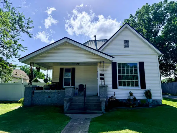 608 N Central Avenue, Monett, MO 65708