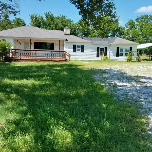 807 E Pennell Street, Carl Junction, MO 64834