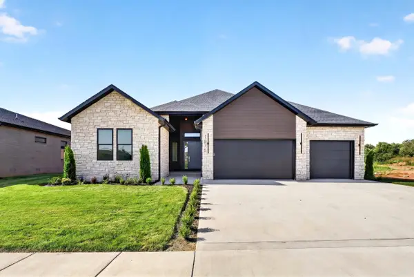 1875 E Skyline Avenue, Ozark, MO 65721