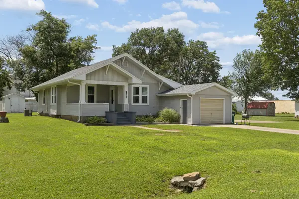 900 Golden Avenue, Golden City, MO 64748
