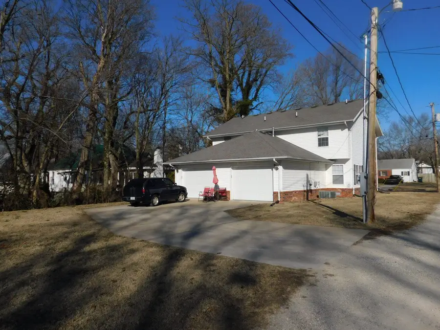 409 W Dunn, Monett, MO 65708 - #2