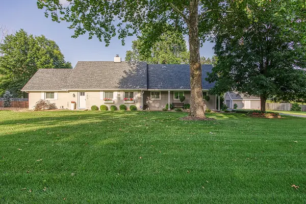 1430 S Briar Avenue, Springfield, MO 65809