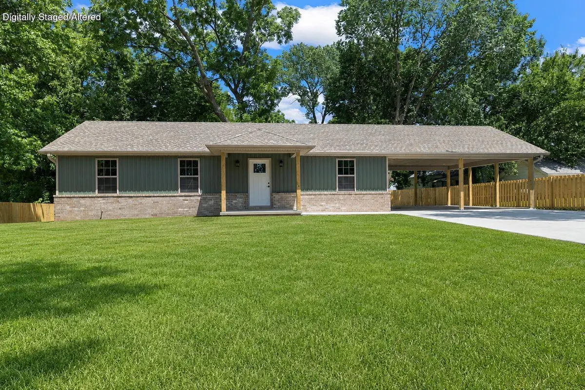 420 S Boston Avenue, Bolivar, MO 65613 - #1
