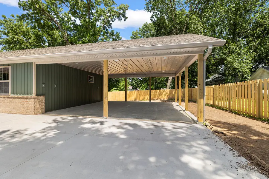 420 S Boston Avenue, Bolivar, MO 65613 - #3