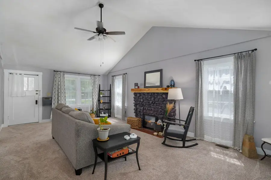 1225 E Stanford Street, Springfield, MO 65804 - #3